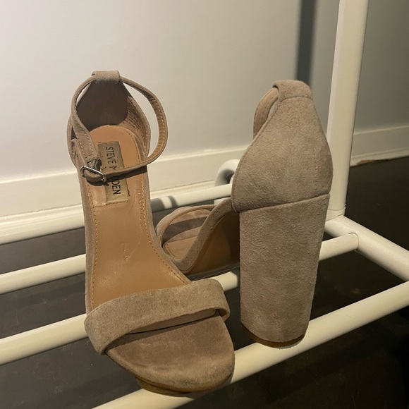 STEVE MADDEN Carrson Taupe High Heels - Picture 8 of 9